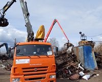 Погрузка черного лома в туле на фото